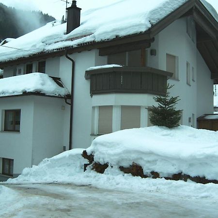 Hotel Haus Dorfschmied Flirsch Exterior foto